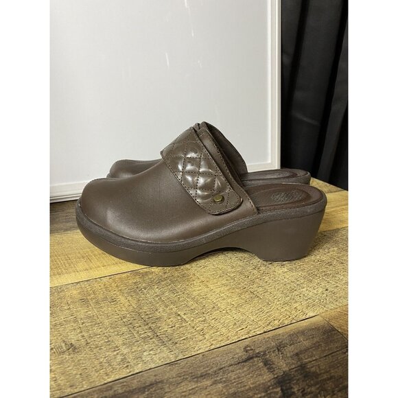Crocs Cobbler Clogs Quilted Strap Womens Size 6 Mules Leather Brown Slip On - Picture 2 of 8